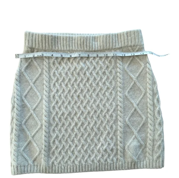 H&M Cream Cable Knit Mini Skirt – Size XS - Picture 3 of 6